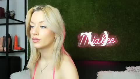 alexisbanx online show from May 2026 03:17:02 PM