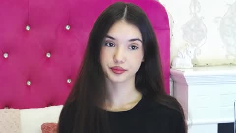 alexisdevine online show from June 2026 04:24:02 AM