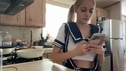 alexispaige06 online show from June 2026 05:23:01 PM
