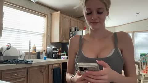 alexispaige06 online show from June 2026 04:09:02 PM