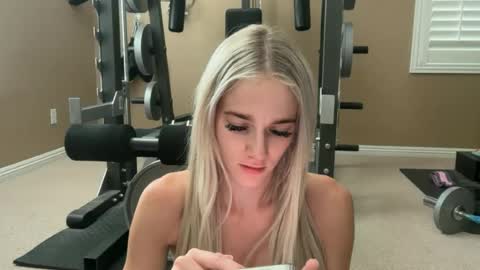 alexispaige06 online show from June 2026 03:32:01 PM
