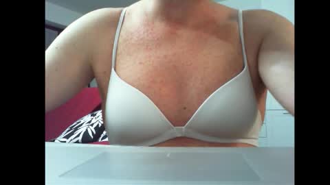 Alexia online show from October 2025 05:54:02 PM