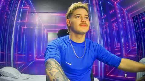 Snapshot of alexpierss chatting on September 2025 07:19:02 PM Alex online show from September 2025 07:19:02 PM