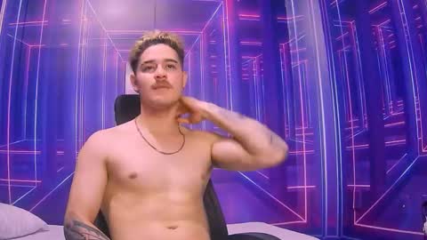 Snapshot of alexpierss chatting on October 2025 07:20:02 PM Alex online show from October 2025 07:20:02 PM