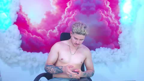 Snapshot of alexpierss chatting on October 2025 07:33:02 PM Alex online show from October 2025 07:33:02 PM