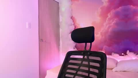 Snapshot of alexpierss chatting on November 2025 07:03:01 PM Alex online show from November 2025 07:03:01 PM