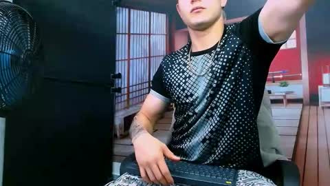 Snapshot of alexpierss chatting on November 2025 07:13:01 PM Alex online show from November 2025 07:13:01 PM