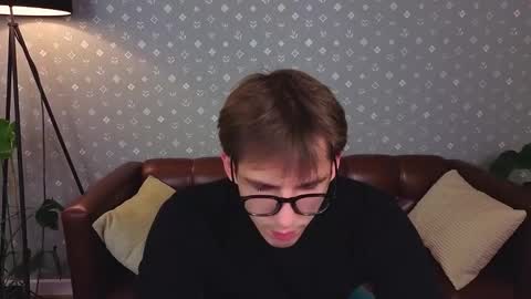 Snapshot of alexs_771 chatting on October 2025 12:13:02 PM Dennis online show from October 2025 12:13:02 PM