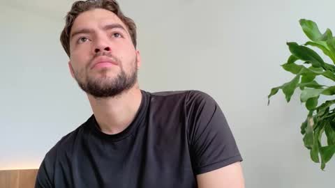 Snapshot of alextwunkk chatting on December 2025 08:39:01 PM Alex online show from December 2025 08:39:01 PM