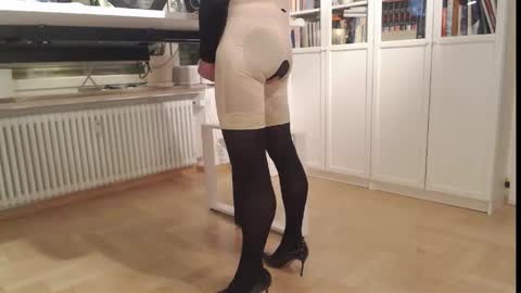 Snapshot of alexxph chatting on December 2024 11:33:02 PM Shyshiny online show from December 2024 11:33:02 PM