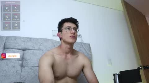 Snapshot of alexxx__01 chatting on October 2025 11:00:02 PM Alex online show from October 2025 11:00:02 PM