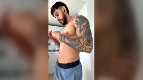 Snapshot of alexxxmachine chatting on January 2026 03:17:01 PM Alex freelance model instagram alex b229 online show from January 2026 03:17:01 PM