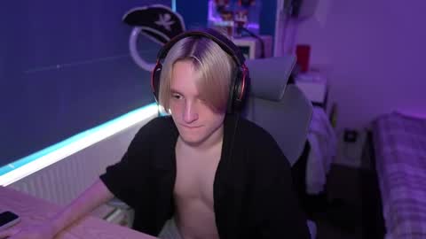 Snapshot of alexycutie chatting on September 2025 08:36:02 AM Alexycutie online show from September 2025 08:36:02 AM