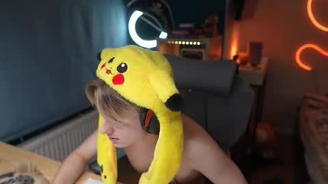 Snapshot of alexycutie chatting on January 2026 03:17:01 PM Alexycutie online show from January 2026 03:17:01 PM