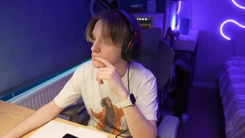 Alexycutie online show from April 2026 08:30:02 AM