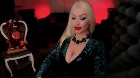 Snapshot of alfa_female chatting on December 2024 10:44:02 AM AlfaFemale online show from December 2024 10:44:02 AM
