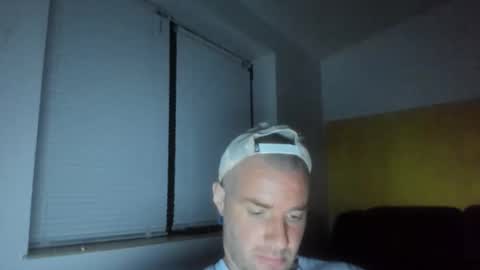 alfiesolomons87 online show from May 2026 07:42:02 PM