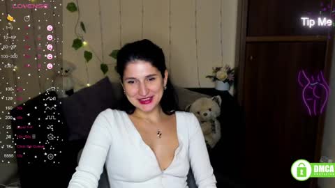 Snapshot of alianna_solo_kiss chatting on January 2025 09:44:02 AM Alianna online show from January 2025 09:44:02 AM