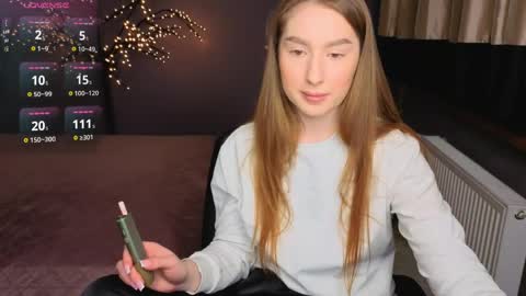 Snapshot of alicafoxis chatting on May 2026 05:53:02 PM Alica online show from May 2026 05:53:02 PM