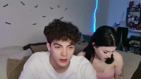 Snapshot of alice118james chatting on October 2025 02:58:02 AM alice and james online show from October 2025 02:58:02 AM