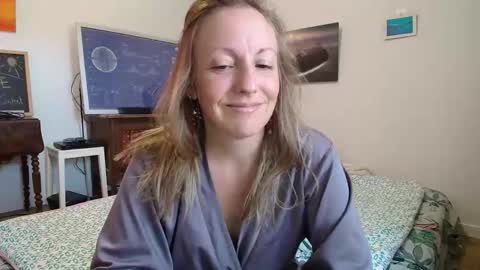 Snapshot of alice8363 chatting on September 2025 07:43:01 AM Alice online show from September 2025 07:43:01 AM