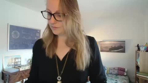 Snapshot of alice8363 chatting on October 2025 10:38:02 AM Alice online show from October 2025 10:38:02 AM