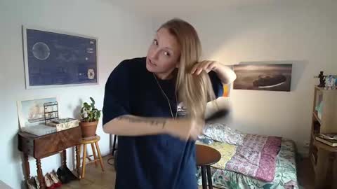 Snapshot of alice8363 chatting on November 2025 10:13:02 AM Alice online show from November 2025 10:13:02 AM