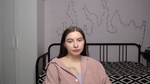 Alice online show from December 2024 05:01:01 PM