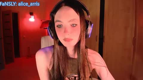 Alice Aris online show from May 2026 05:43:02 PM