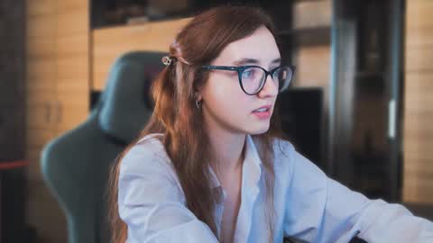 Snapshot of alice_alarcon chatting on October 2025 09:10:01 AM Hey Im Alice online show from October 2025 09:10:01 AM