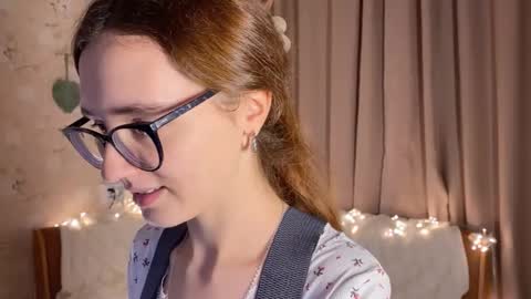 Snapshot of alice_alarcon chatting on November 2025 10:37:01 PM Hey Im Alice online show from November 2025 10:37:01 PM