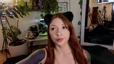 Alicia online show from October 2025 01:58:01 AM