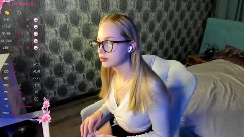 Snapshot of alice_elf chatting on December 2024 11:31:02 PM Alice online show from December 2024 11:31:02 PM