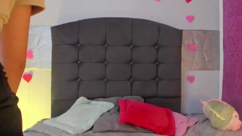  Alice Evans online show from March 2025 06:00:02 AM