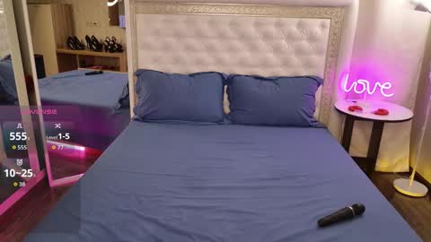 Ur future wife Alice 8 pm - 4 am NY time online show from October 2025 12:33:02 AM