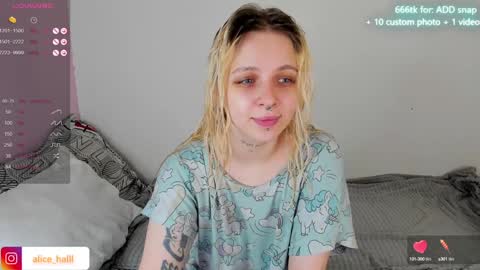 Snapshot of alice_halle chatting on January 2025 07:46:01 AM alice_halle online show from January 2025 07:46:01 AM