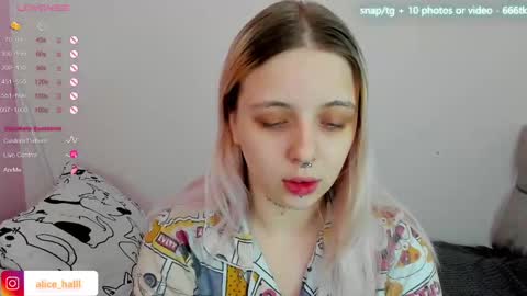 Snapshot of alice_halle chatting on February 2025 08:49:01 AM alice_halle online show from February 2025 08:49:01 AM