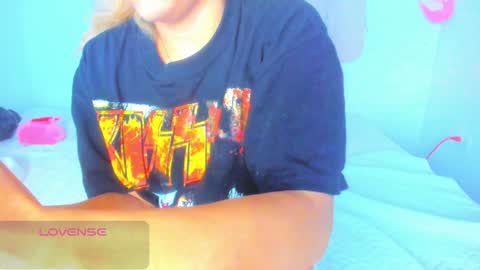 Snapshot of alice_lacroux chatting on December 2024 07:25:02 AM Alice online show from December 2024 07:25:02 AM
