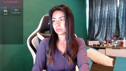 Snapshot of alice_middle01 chatting on April 2026 01:16:02 PM Alice online show from April 2026 01:16:02 PM
