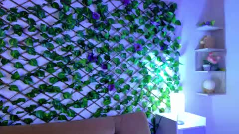 alice_rous21 online show from October 2025 02:03:02 PM