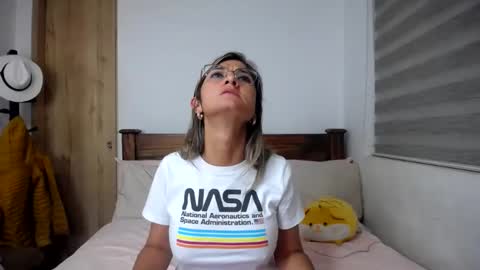 Snapshot of alice_shy29_ chatting on January 2025 04:48:01 AM Alice shy online show from January 2025 04:48:01 AM