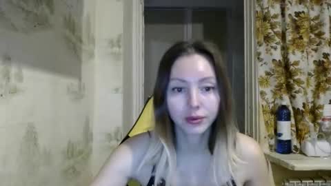 Snapshot of alice_smiles chatting on February 2026 09:55:01 PM Alice smiles online show from February 2026 09:55:01 PM