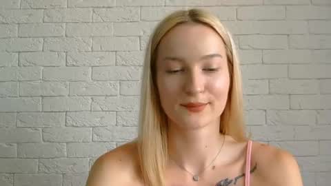 Snapshot of alice_sweet_01 chatting on June 2026 11:41:01 AM Alice online show from June 2026 11:41:01 AM