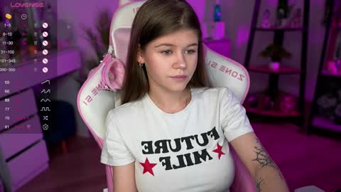 Snapshot of alice_tails chatting on February 2025 07:42:02 AM Alice online show from February 2025 07:42:02 AM