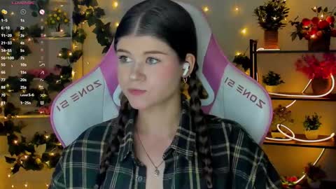 Snapshot of alice_tails chatting on September 2025 09:30:01 PM Alice online show from September 2025 09:30:01 PM