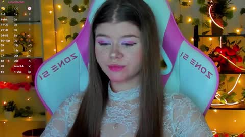 Snapshot of alice_tails chatting on November 2025 10:35:02 AM Alice online show from November 2025 10:35:02 AM