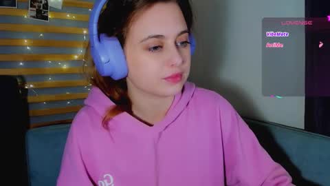 Snapshot of alice_wander chatting on March 2026 11:53:02 PM Alice online show from March 2026 11:53:02 PM