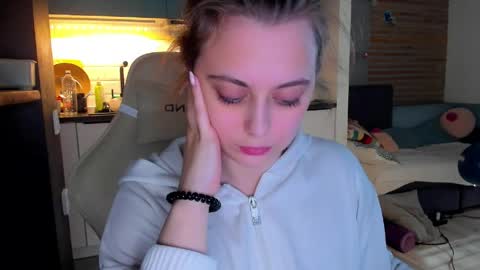 Snapshot of alice_wander chatting on March 2026 10:05:02 AM Alice online show from March 2026 10:05:02 AM