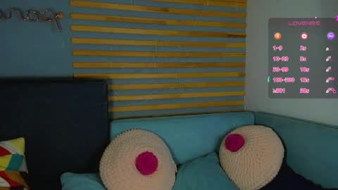 Snapshot of alice_wander chatting on April 2026 04:34:01 AM Alice online show from April 2026 04:34:01 AM