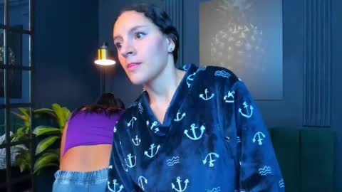 Snapshot of aliceandsia chatting on September 2025 12:10:01 PM Alice and Asia online show from September 2025 12:10:01 PM